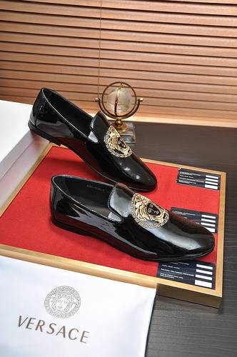 Picture of Versace Shoes Men _SKUfw104846467fw